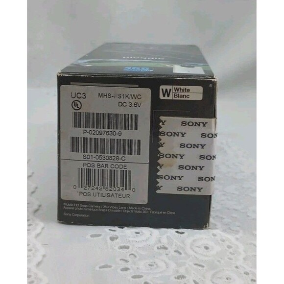 Sony Bloggie MHS-FS1 (4 GB) Hard Drive Camcorder Mobile HD Snap Camera Tested - Picture 9 of 11